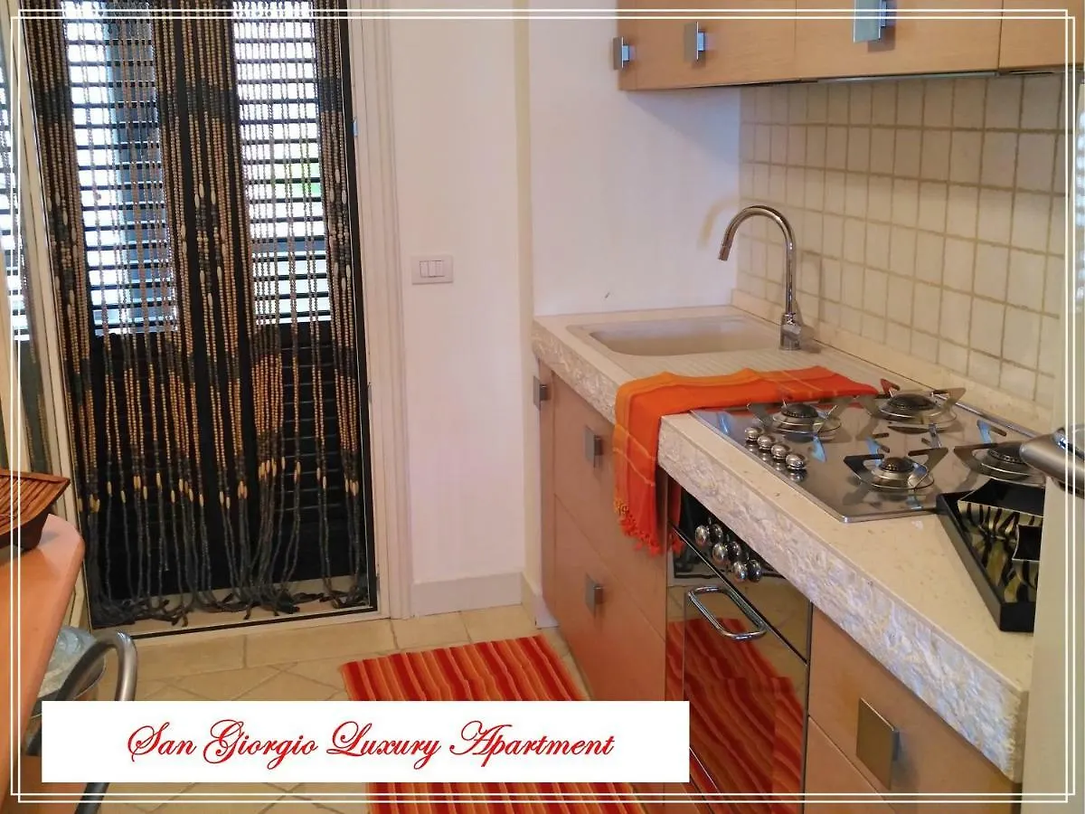 San Giorgio Luxury Apartment Taormina-Panoramic Pool & Parking Space 0*, Taormina
